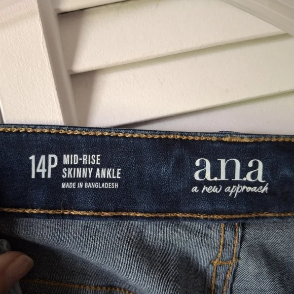 a.n.a Blue Mid-Rise Skinny Jeans - Picture 4 of 4